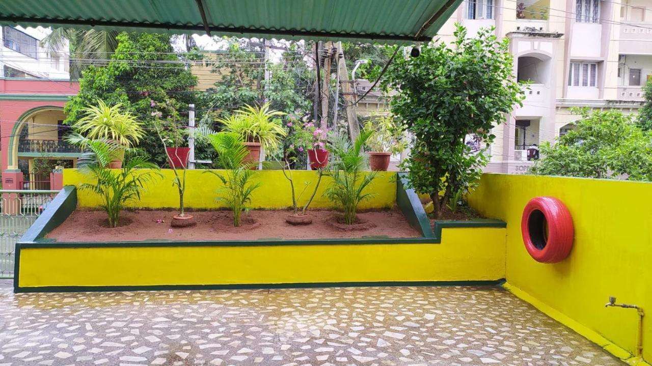Kushi Homestay Guest House วิสาขปัตนัม ภายนอก รูปภาพ
